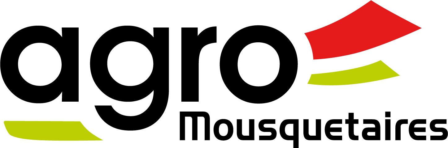 Logo Agro Mousquetaires : nom &quot;Agro Mousquetaires&quot; en lettres stylisées, sur fond transparent.